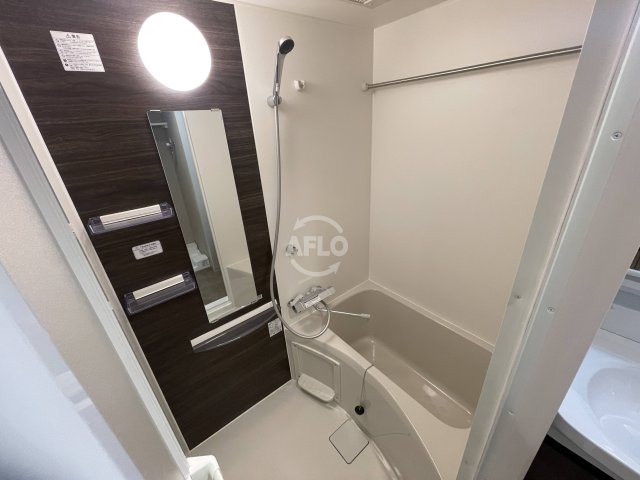 バス・シャワールーム　Louis Residence 弁天町　浴室