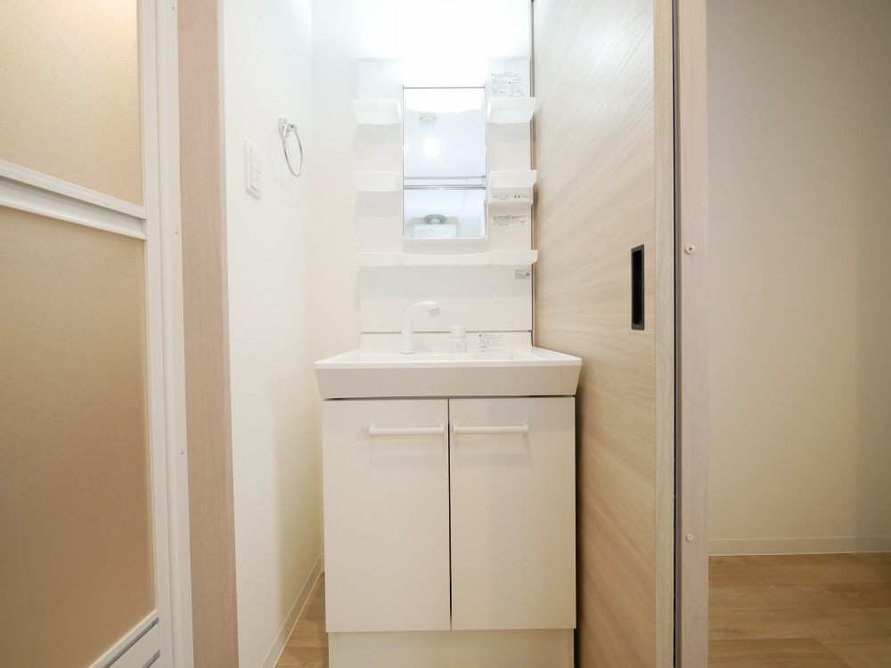 洗面設備　朝の身支度には欠かせない独立洗面化粧台