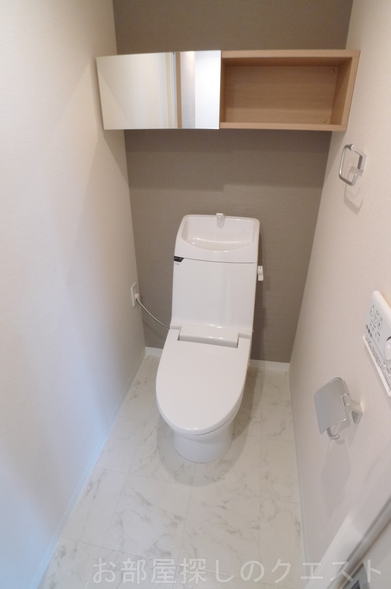 トイレ　（写真は同タイプ）