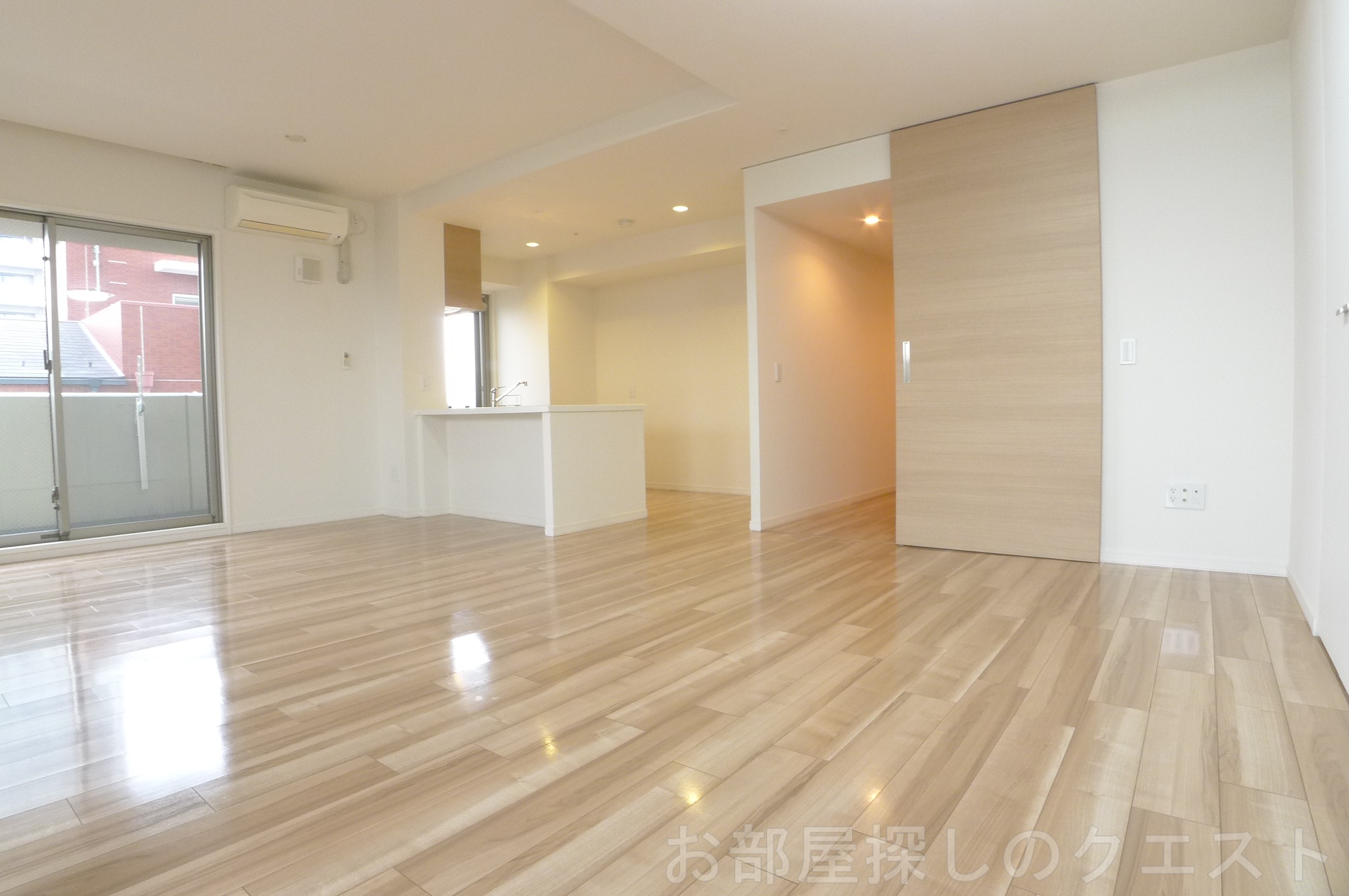 居室・リビング　（写真は同タイプ）