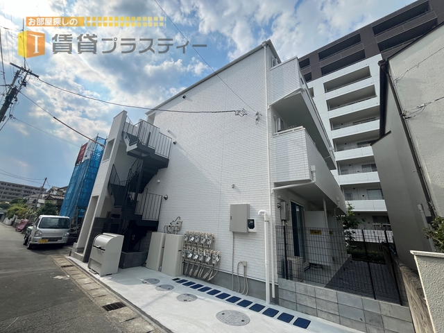 建物外観　区画整理された住宅地に立地。