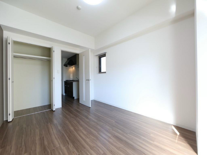 居室・リビング　洋室8.5帖　クローゼット付（収納充実してます）