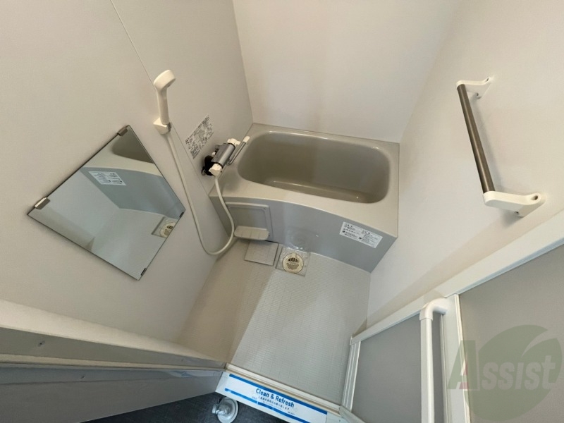 バス・シャワールーム　お風呂になります。一日の疲れを癒してくださいね。