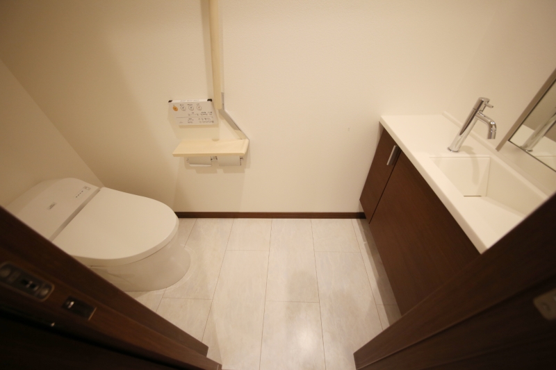 トイレ　手洗いボウル付のトイレ