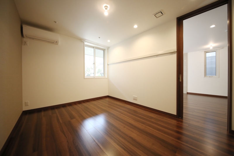 その他部屋・スペース　リビングから繋がる７．３帖の洋室