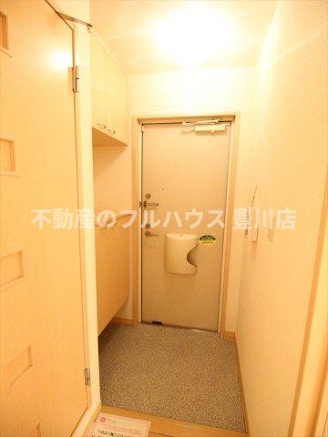 玄関　写真は反転別室