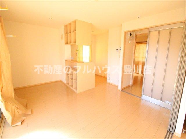 居室・リビング　写真は反転別室