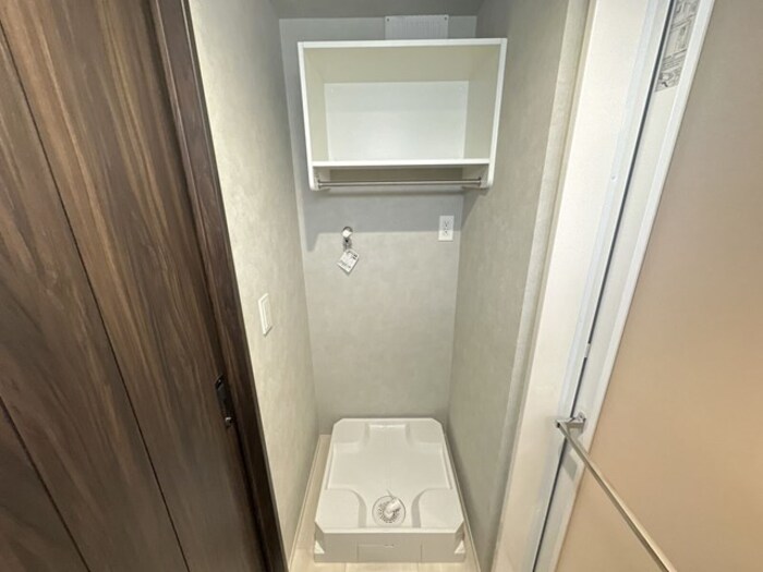 玄関　洗濯機置き場