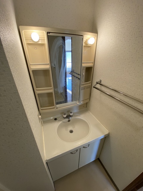 洗面設備　忙しい朝に嬉しい洗面台ですね。