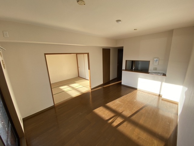 居室・リビング　日当たりも良好な明るいリビングです。