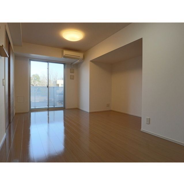 居室・リビング　☆明るい居室☆