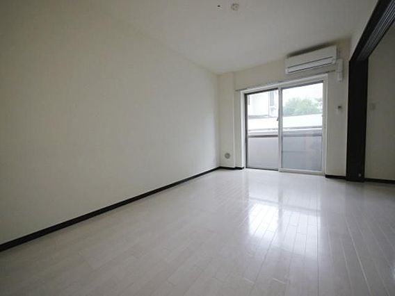 居室・リビング　※別号室参考写真