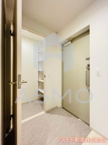 玄関　同マンション別部屋　参考写真