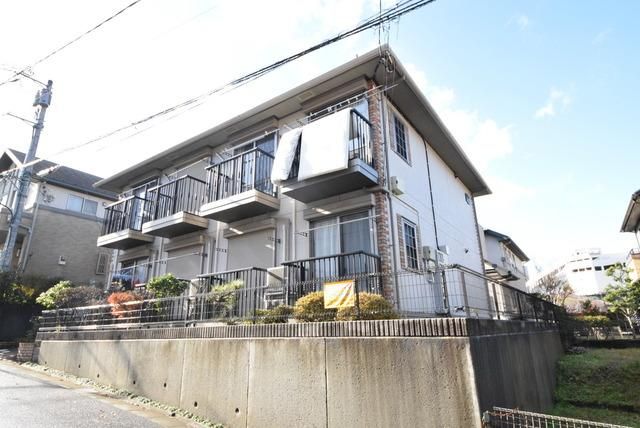 建物外観　♪高台に佇む物件です♪