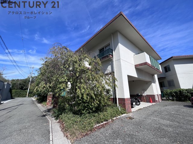 建物外観　敷地内に駐車場があります！