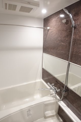 バス・シャワールーム　※同物件参考写真
