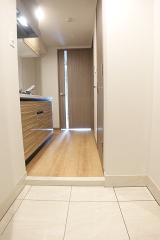 玄関　※同物件参考写真