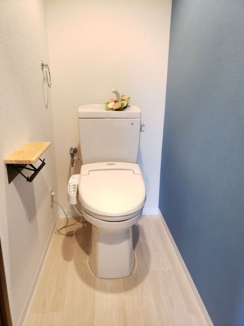 トイレ　温水洗浄便座