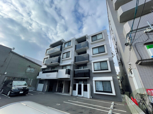 建物外観　札幌市東区北２２条東「フォンテーヌ元町」