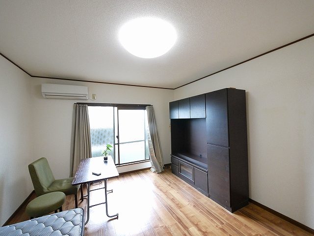 居室・リビング　コンパクトで使いやすい洋室です