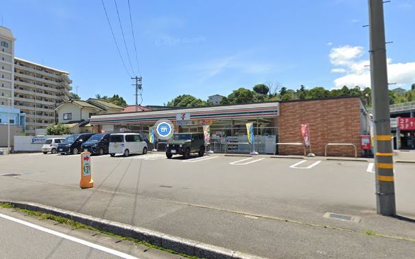 コンビニ　セブンイレブン（コンビニ）まで861m