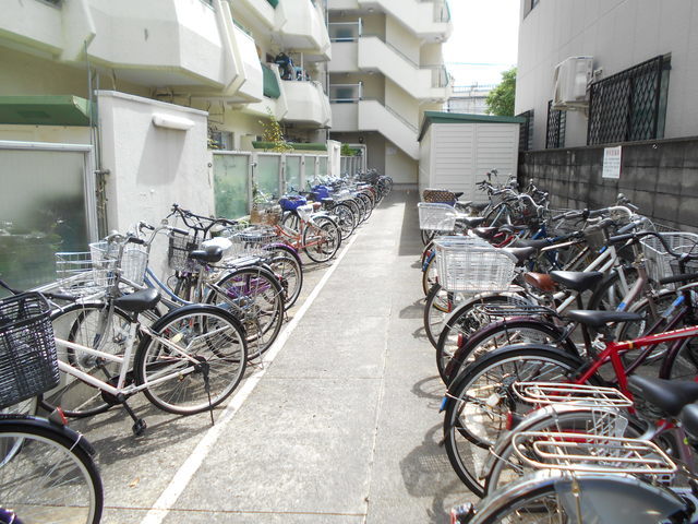 駐車場　駐輪場はこちらです