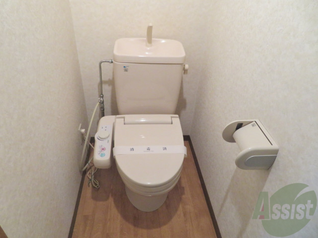 トイレ　ウォシュレット付きのトイレです。シャワートイレは日本の宝。