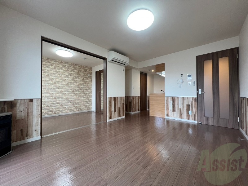 居室・リビング　広くてキレイなお部屋が広がっていて、充実した生活が送れそう。