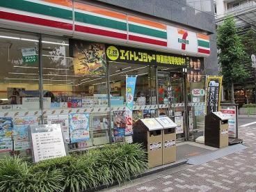 コンビニ　セブンイレブン（コンビニ）まで216m