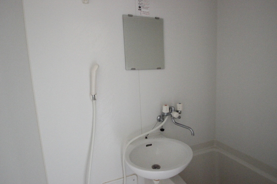 洗面設備　※別部屋の写真です。現況を優先します。