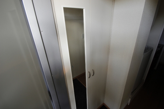 玄関　※別部屋の写真です。現況を優先します。