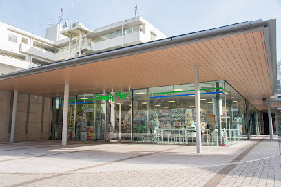 コンビニ　ファミリーマート アルコスクエア店（コンビニ）まで613m