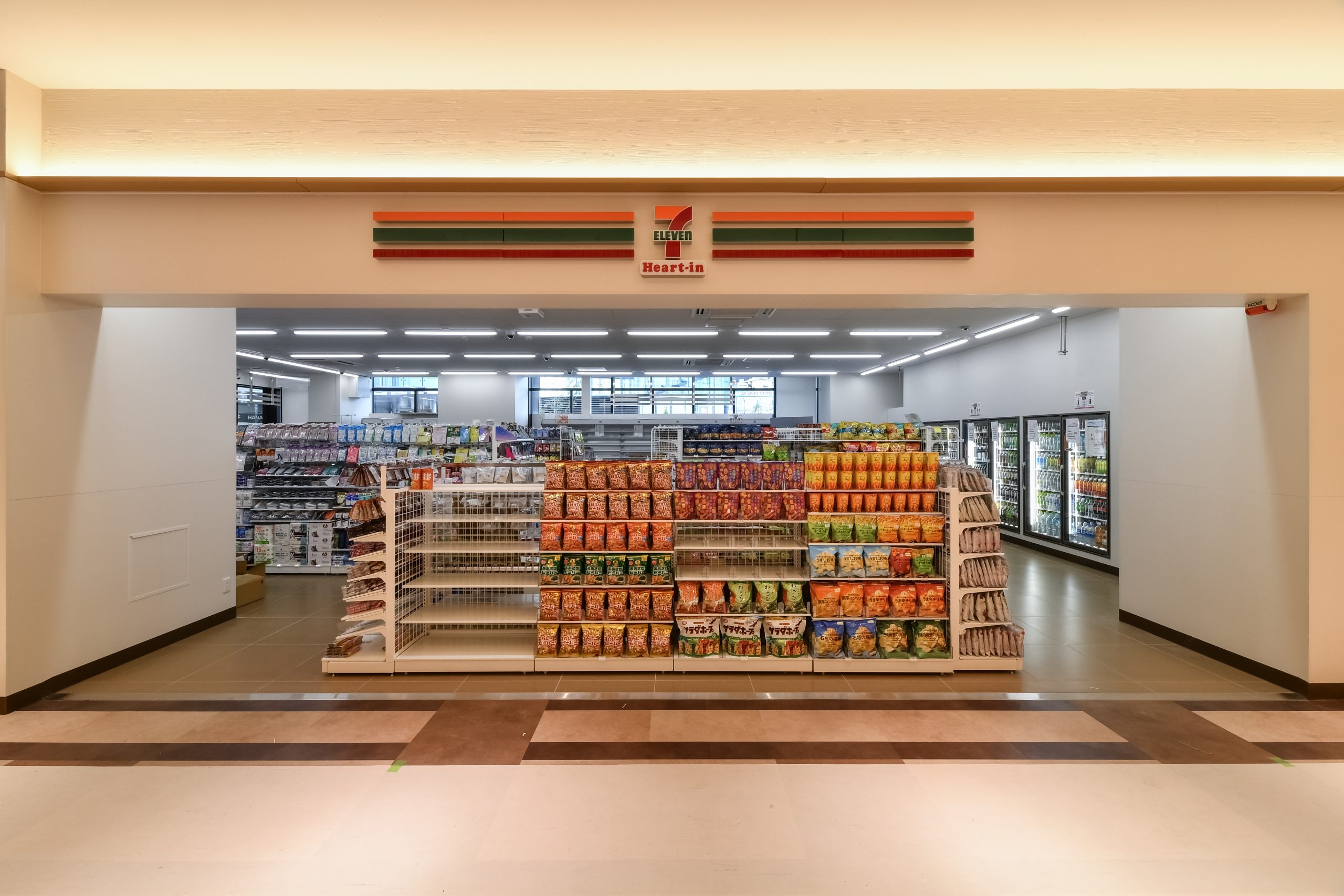 コンビニ　セブンイレブンハートインくるふ福井駅店（コンビニ）まで551m