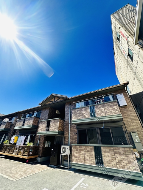 建物外観　ワンフロア２部屋の全戸角部屋設計＾＾