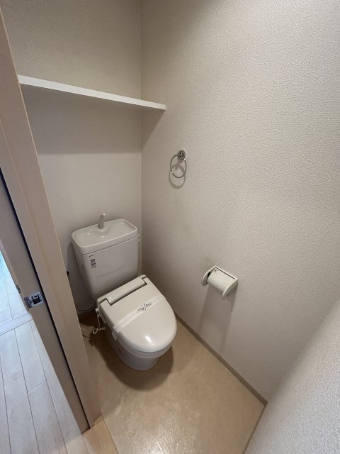 トイレ　※写真は４０６号室です