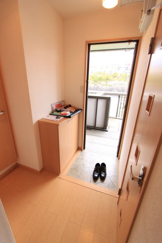 玄関　シンプルで使いやすい玄関です