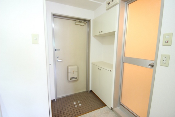 玄関　※別部屋の写真です