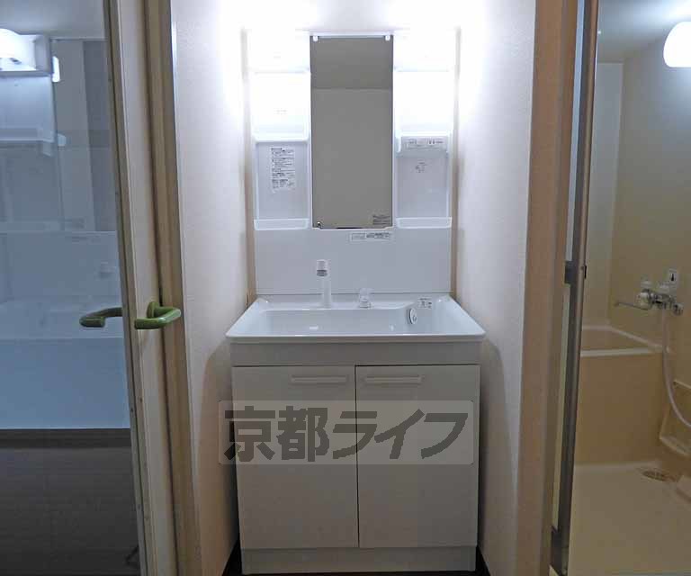 洗面設備　洗面台です。