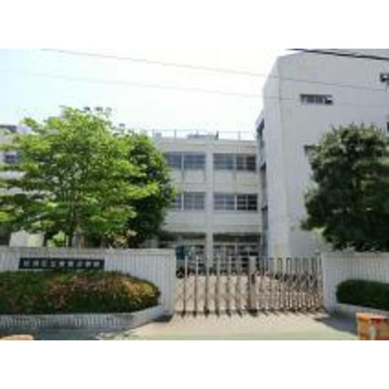 小学校　板橋区立赤塚小学校（小学校）まで328m