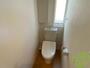 トイレ　トイレはこちら、ウォシュレットも付いてます