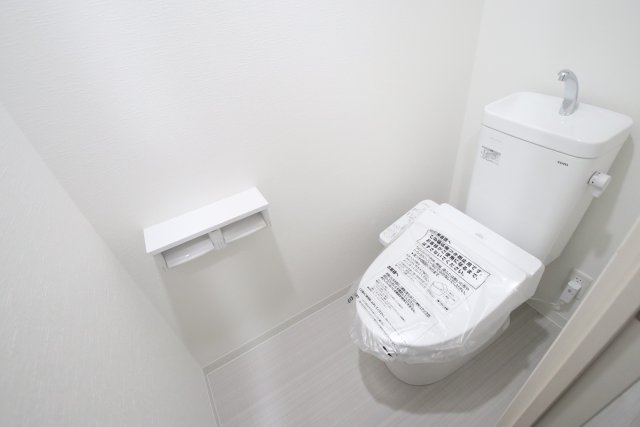 トイレ　※別号室の参考写真です※