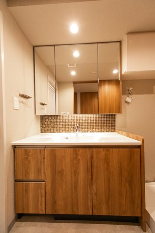 洗面設備　※写真は同タイプ住戸です。