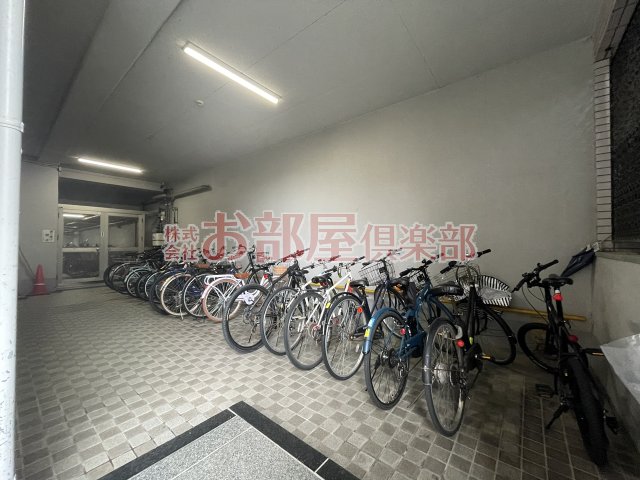 駐車場　駐車場に車を止められます