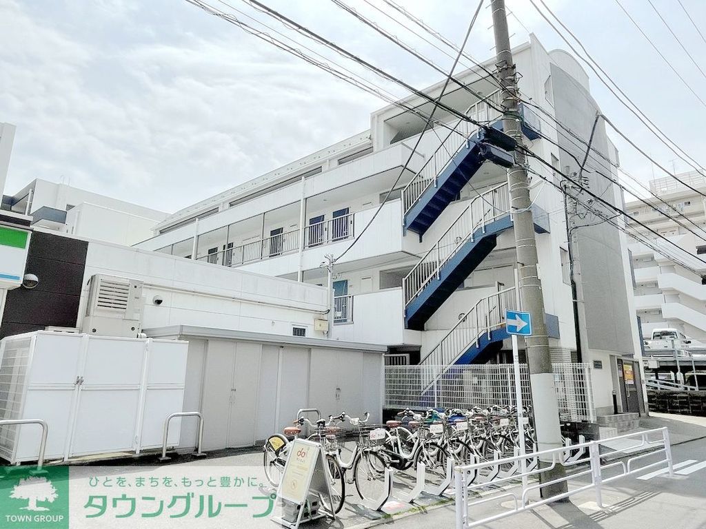 建物外観　駐車場