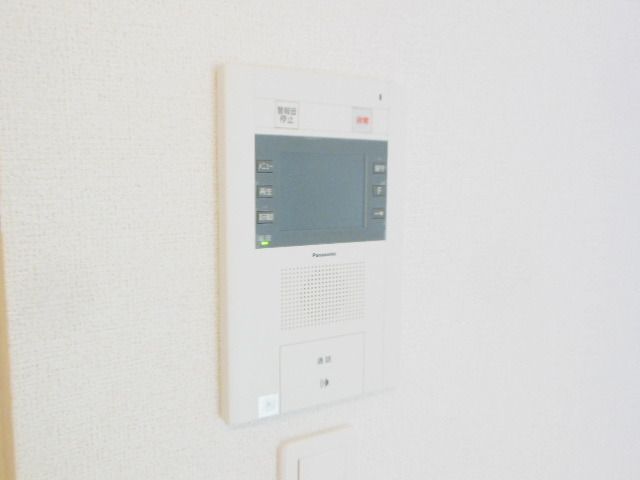 セキュリティ　★モニタ付インターホンなので応対も安心です★