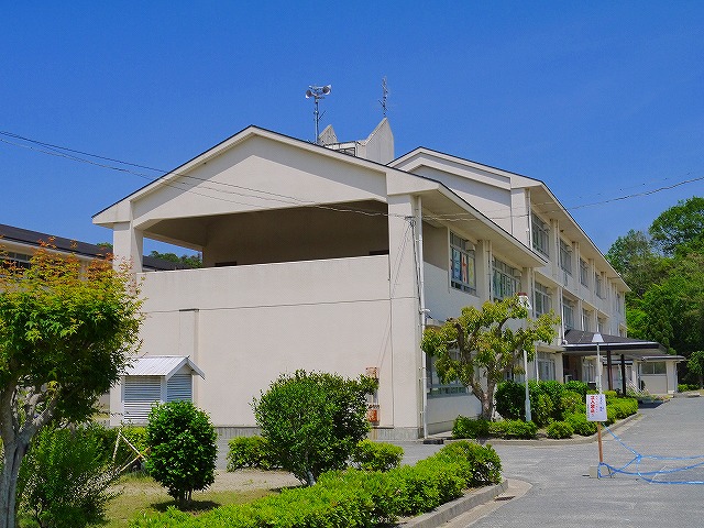 小学校　奈良市立鼓阪北小学校（小学校）まで3554m