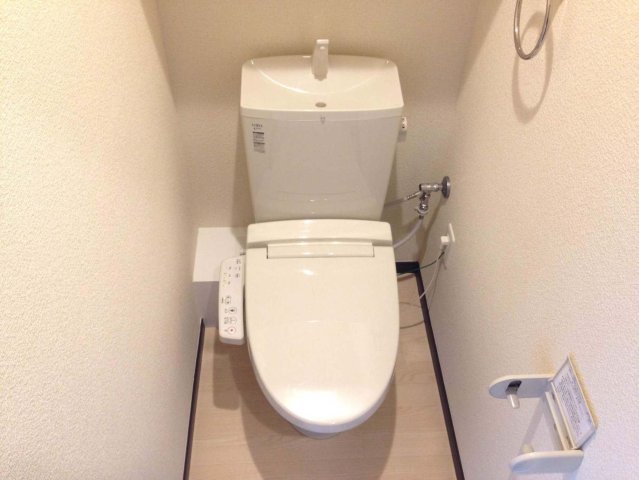 その他　温水洗浄便座完備
