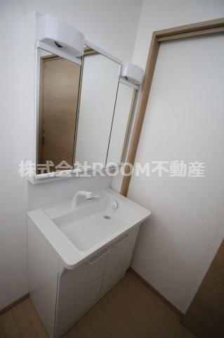 洗面設備　独立洗面台で身支度をすべて済ませてしまいましょう