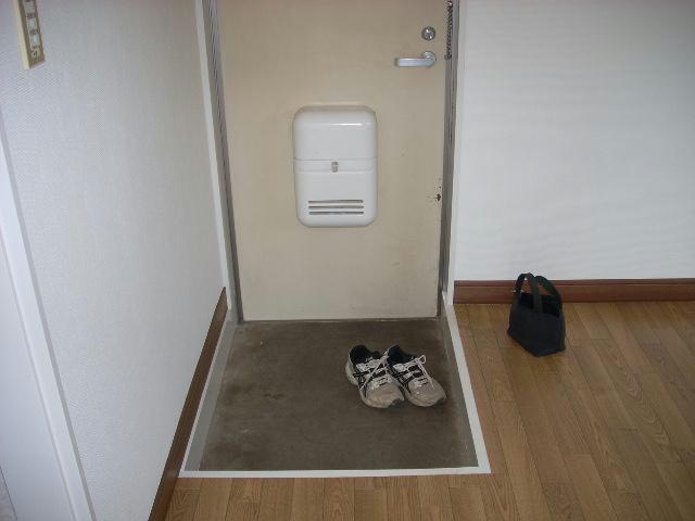 玄関　※反転タイプ　別部屋写真