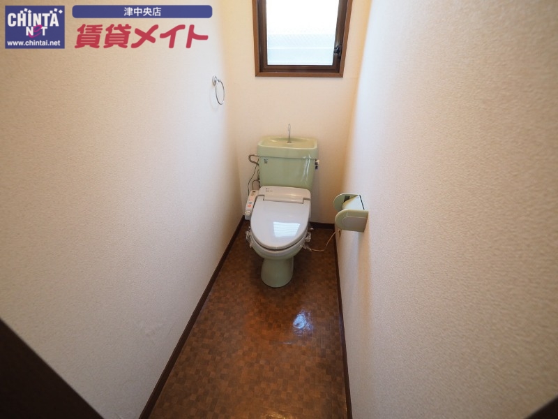 トイレ　別部屋反転画像参考